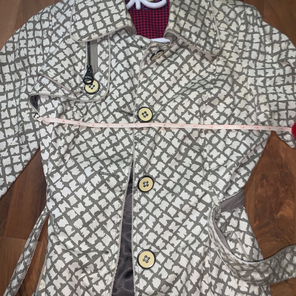 Coat - Picture 5 of 6